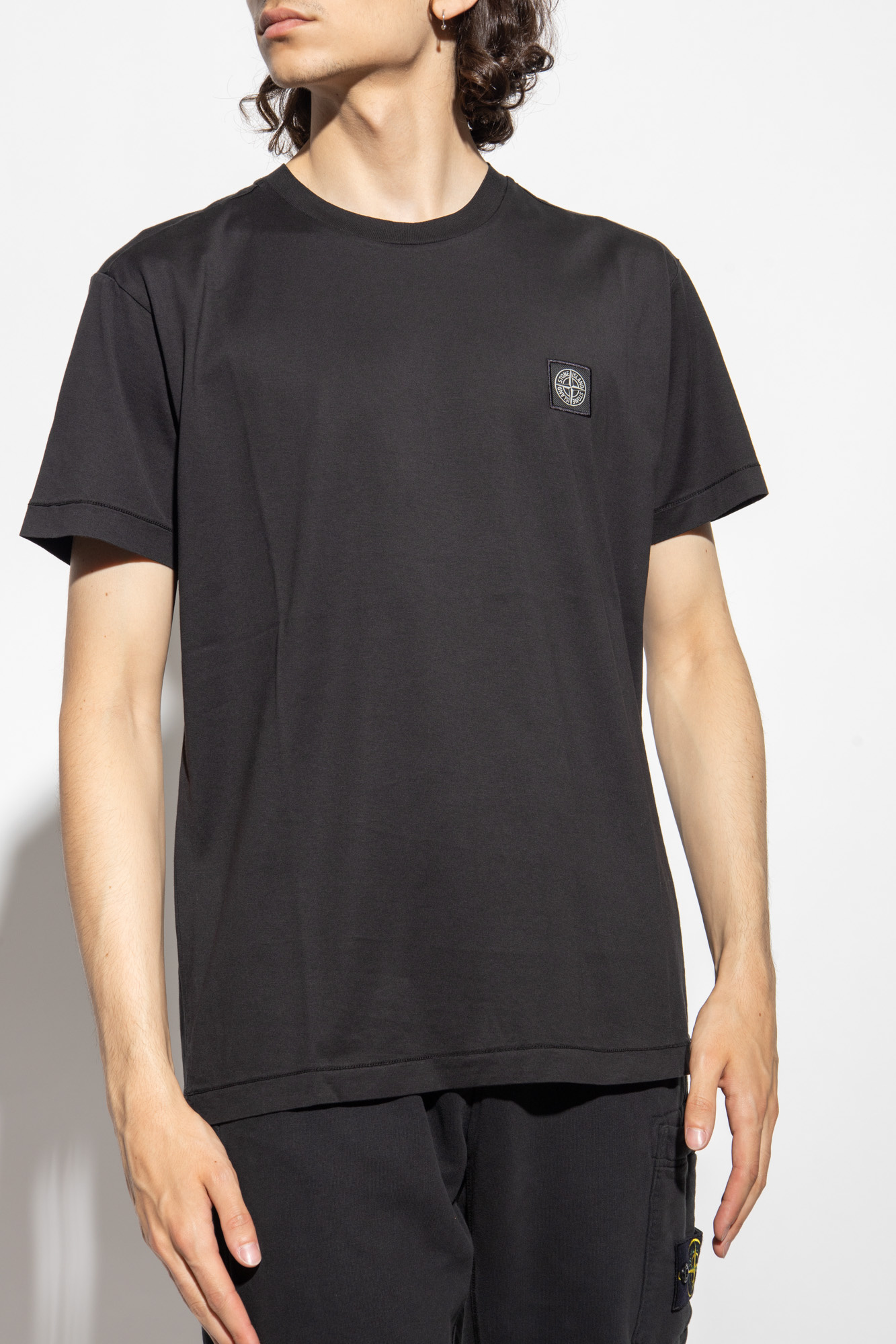 Stone island patch on sale logo t shirt